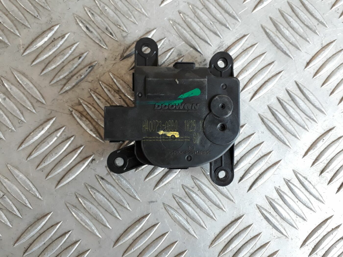 Apsildes sistēmas aktuators priekš HYUNDAI I20 2011