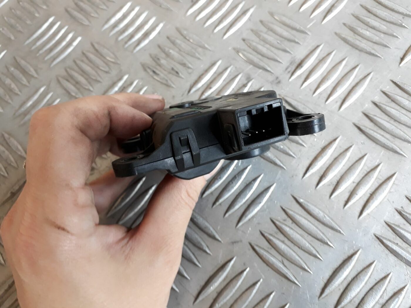 Apsildes sistēmas aktuators priekš HYUNDAI I20 2011