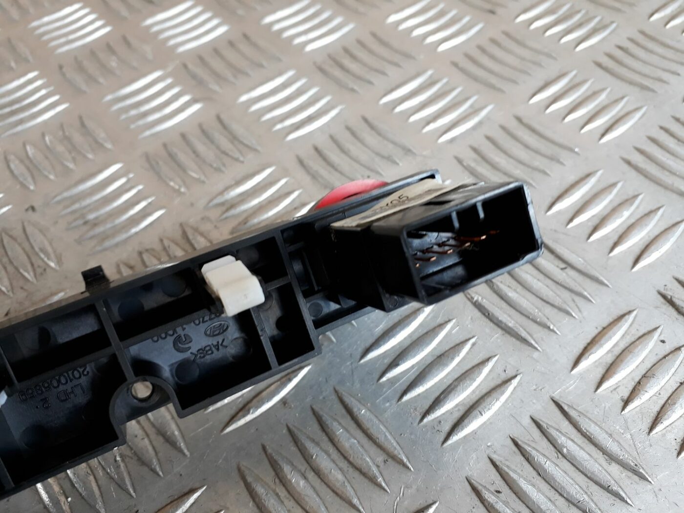 Mērinstrumentu paneļa pārslēgšanas pogas priekš HYUNDAI I20 2011 5 Mērinstrumentu paneļa pārslēgšanas pogas priekš HYUNDAI I20 2011