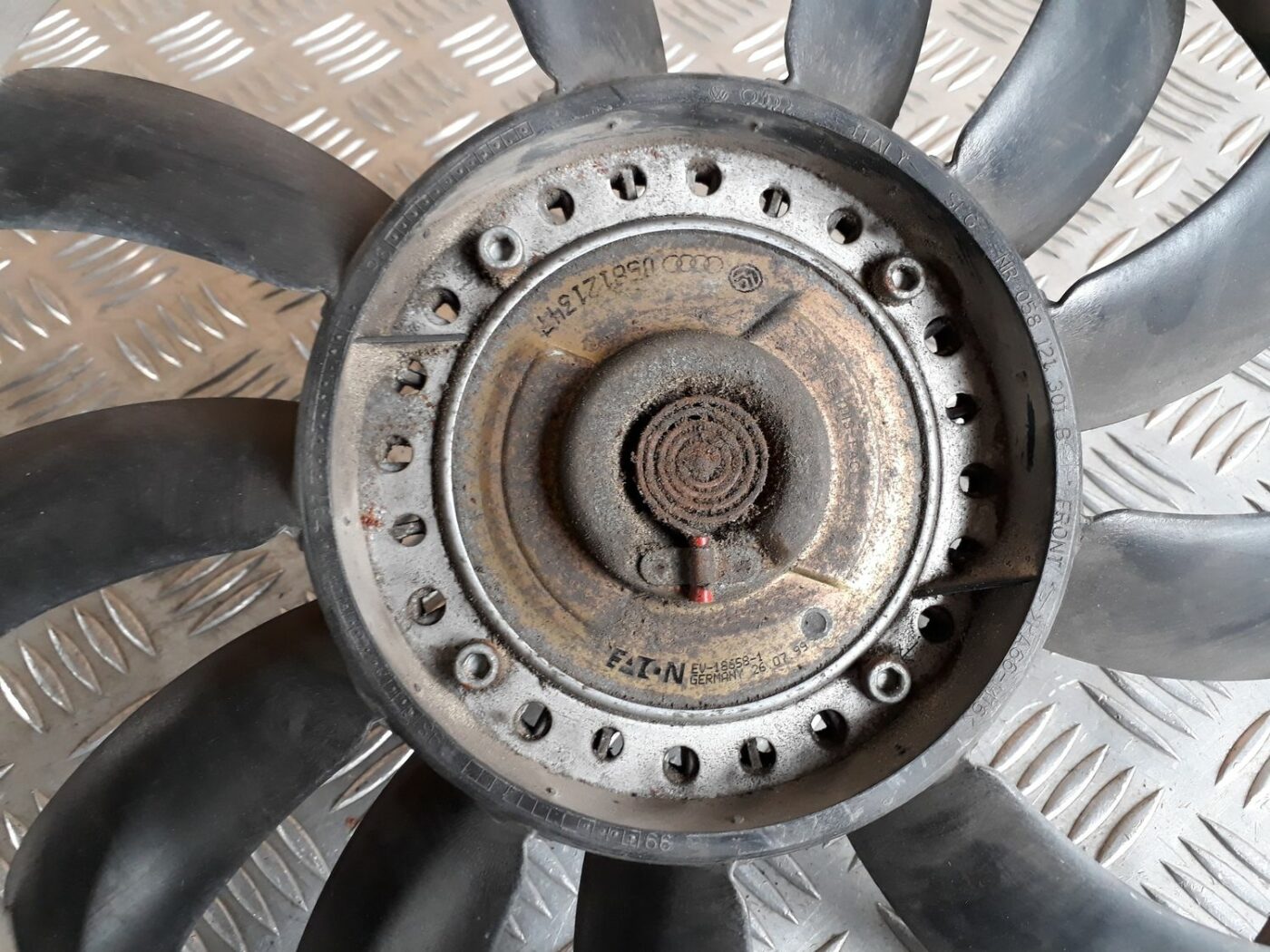 Dzesēšanas radiatora ventilators priekš AUDI A4 1999 6 Dzesēšanas radiatora ventilators priekš AUDI A4 1999