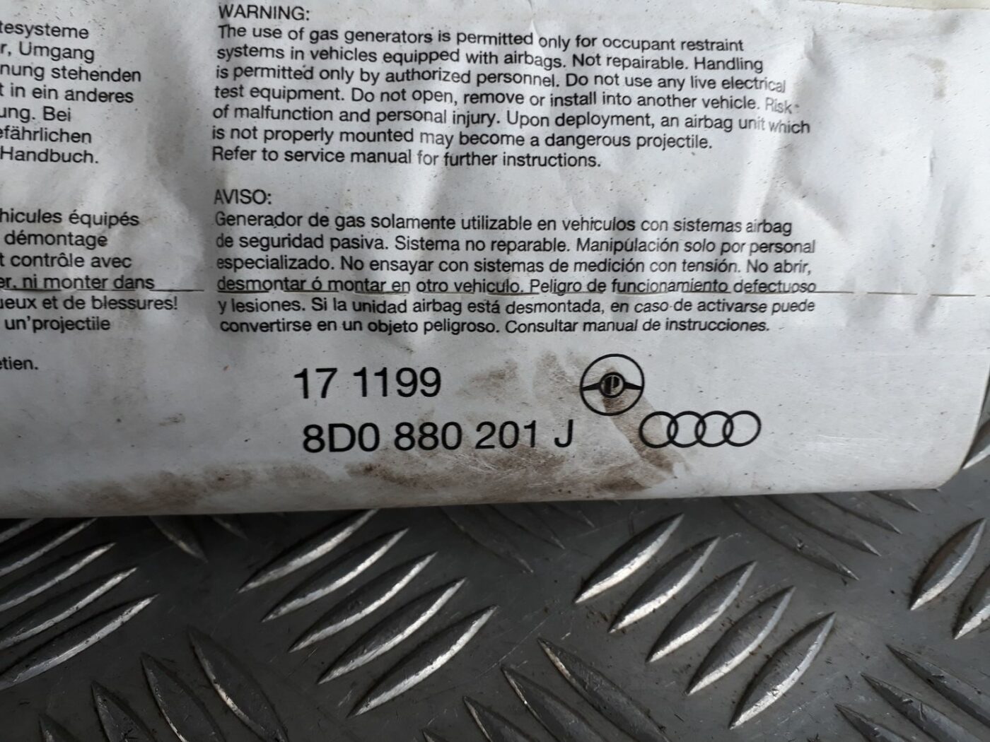 Mērinstrumentu paneļa drošības spilvens priekš AUDI A4 1999 2 Mērinstrumentu paneļa drošības spilvens priekš AUDI A4 1999