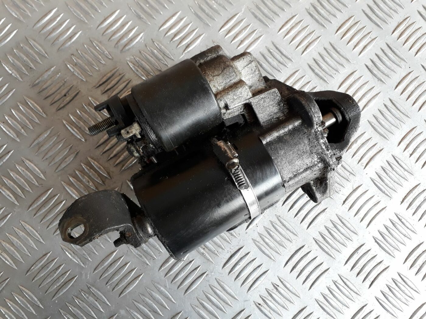 Starteris priekš AUDI A4 1999 2 Starteris priekš AUDI A4 1999