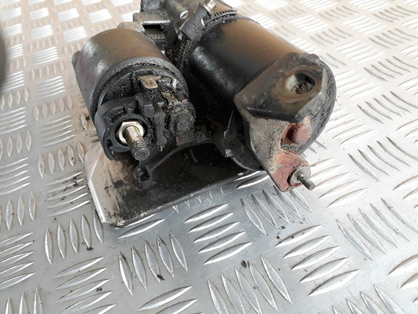 Starteris priekš AUDI A4 1999 4 Starteris priekš AUDI A4 1999