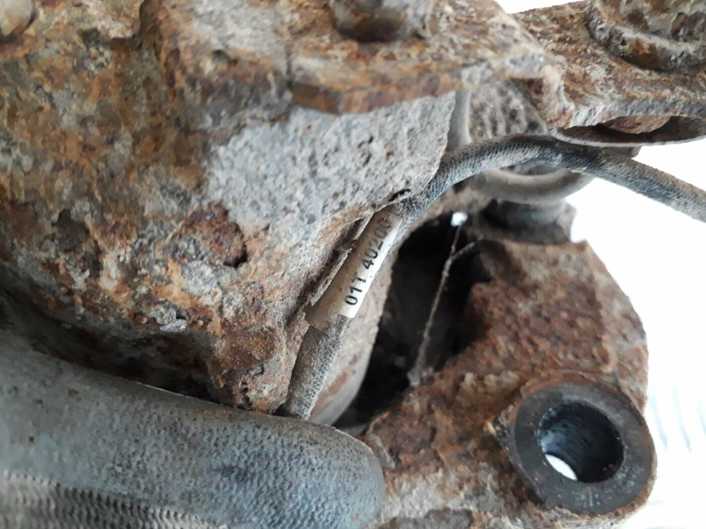 Priekšējais kreisais suports priekš AUDI A4 1999 3 Priekšējais kreisais suports priekš AUDI A4 1999