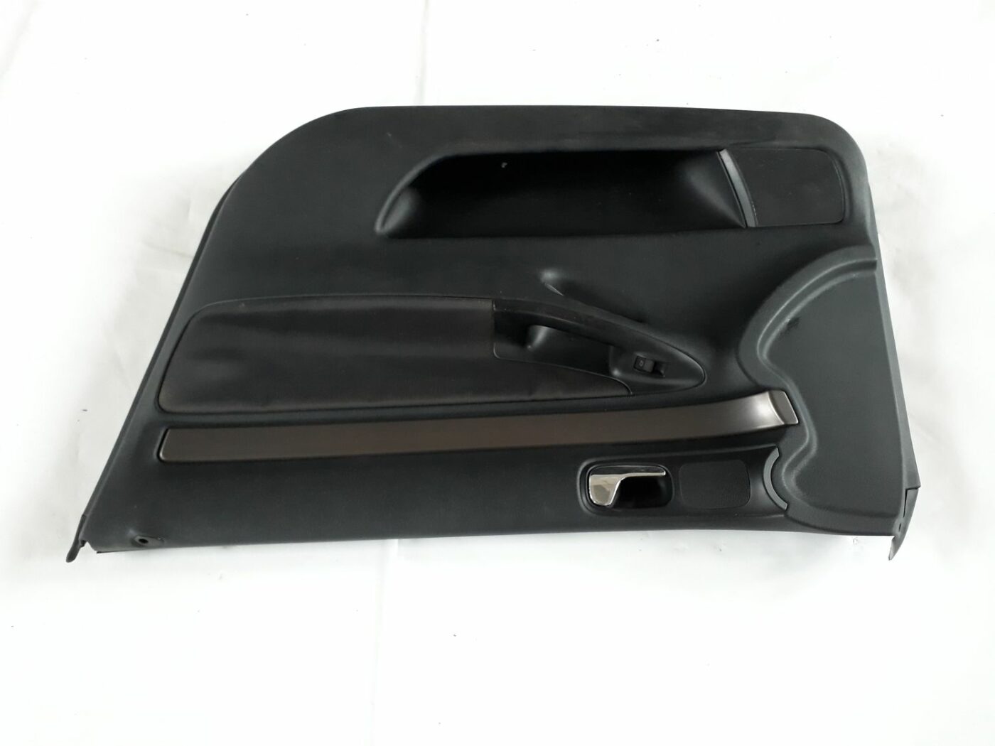 Priekšējo labo durvju apdare priekš AUDI A4 1999 2 Priekšējo labo durvju apdare priekš AUDI A4 1999