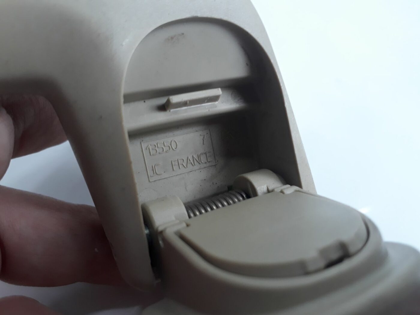 Salona rokturis griestos priekš VOLVO V70 2010 3 Salona rokturis griestos priekš VOLVO V70 2010