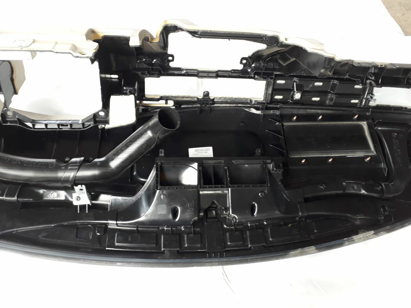 Mērinstrumentu panelis priekš VOLVO V70 2010 6 Mērinstrumentu panelis priekš VOLVO V70 2010
