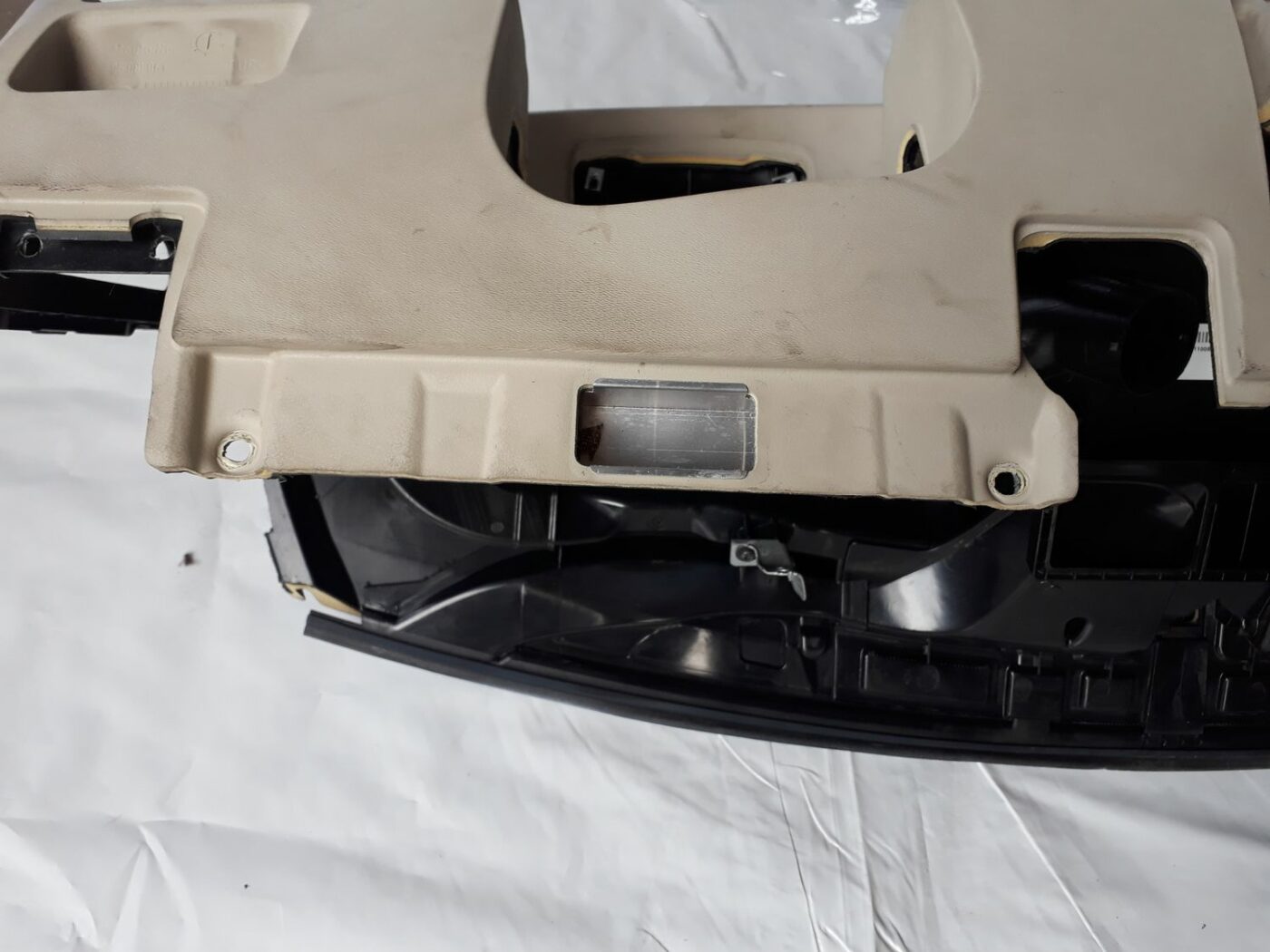 Mērinstrumentu panelis priekš VOLVO V70 2010 3 Mērinstrumentu panelis priekš VOLVO V70 2010