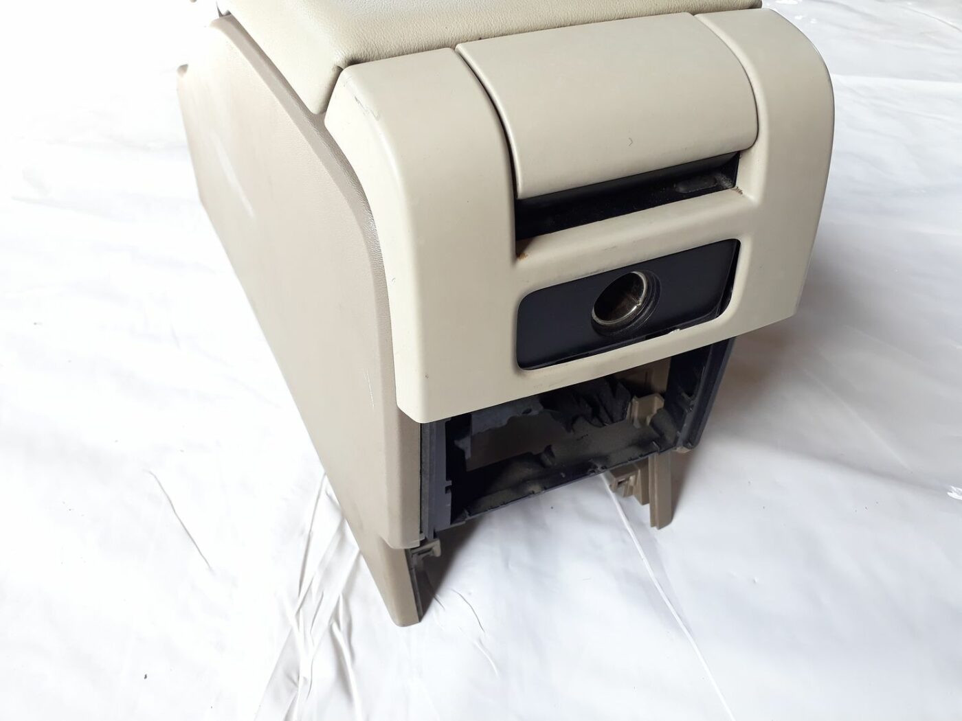 Roku balsts priekš VOLVO V70 2010 6 Roku balsts priekš VOLVO V70 2010