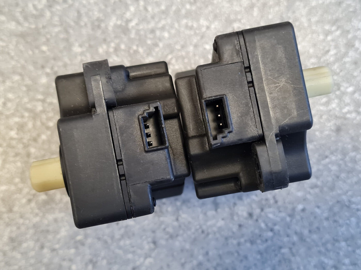 Apsildes sistēmas aktuators priekš VOLVO V70 2010