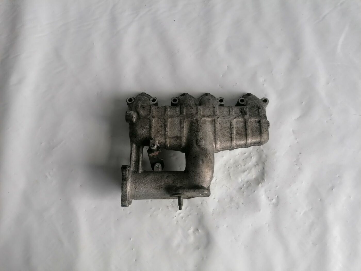 Ieplūdes kolektors priekš VW NEW BEETLE 2001 8 Ieplūdes kolektors priekš VW NEW BEETLE 2001