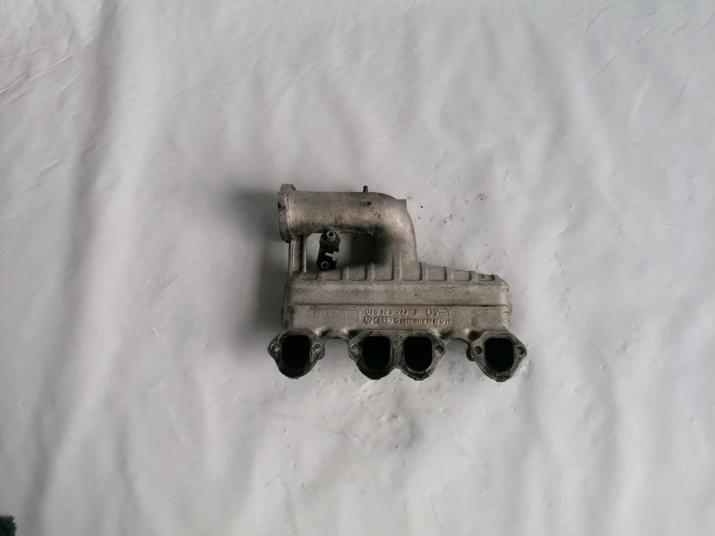 Ieplūdes kolektors priekš VW NEW BEETLE 2001 3 Ieplūdes kolektors priekš VW NEW BEETLE 2001