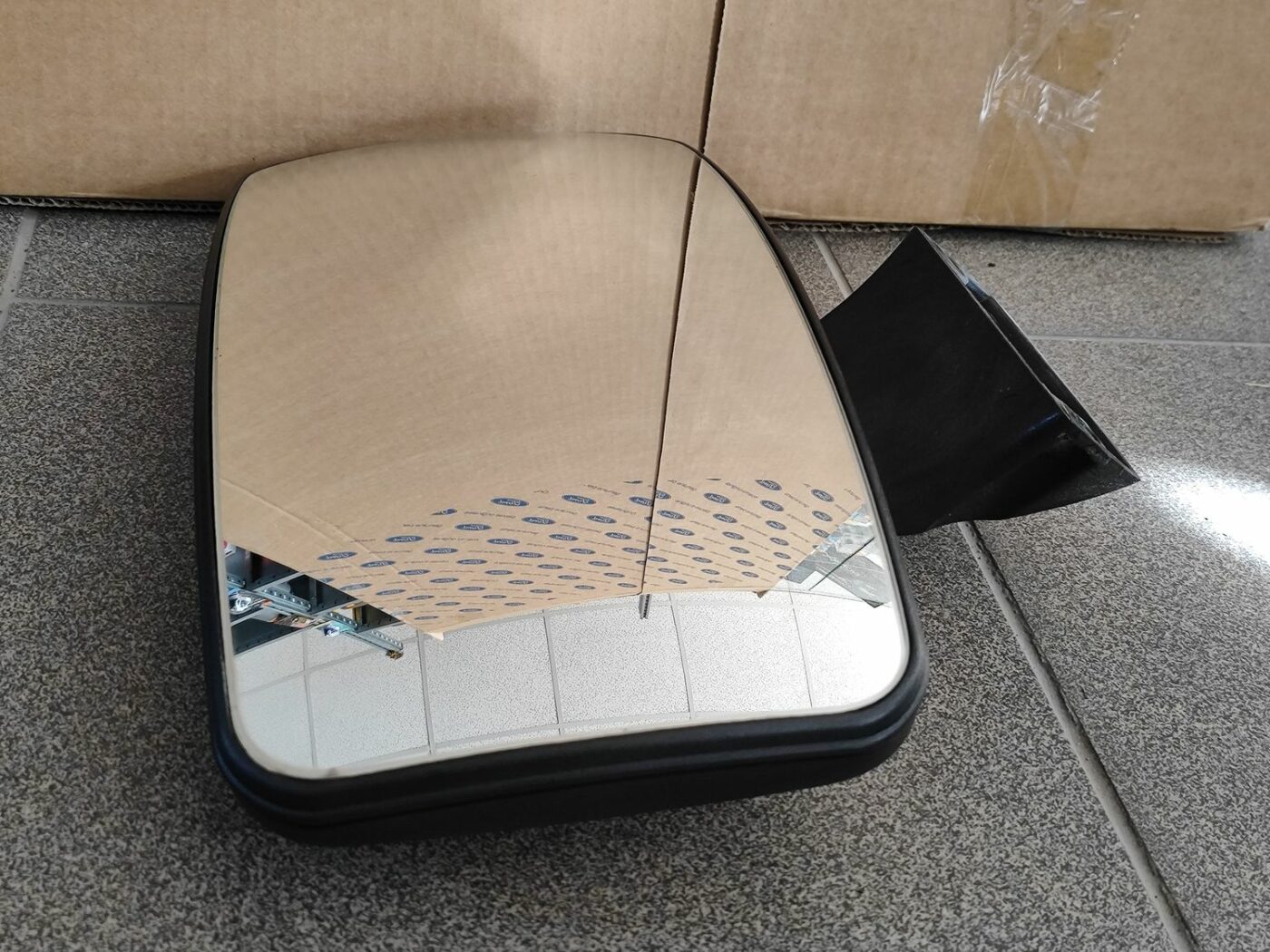 Zemskata spogulis priekš MERCEDES BENZ ACTROS/ATEGO MP1 1831 (01.96-12.02) 8 Zemskata spogulis priekš MERCEDES BENZ ACTROS/ATEGO MP1 1831 (01.96-12.02)