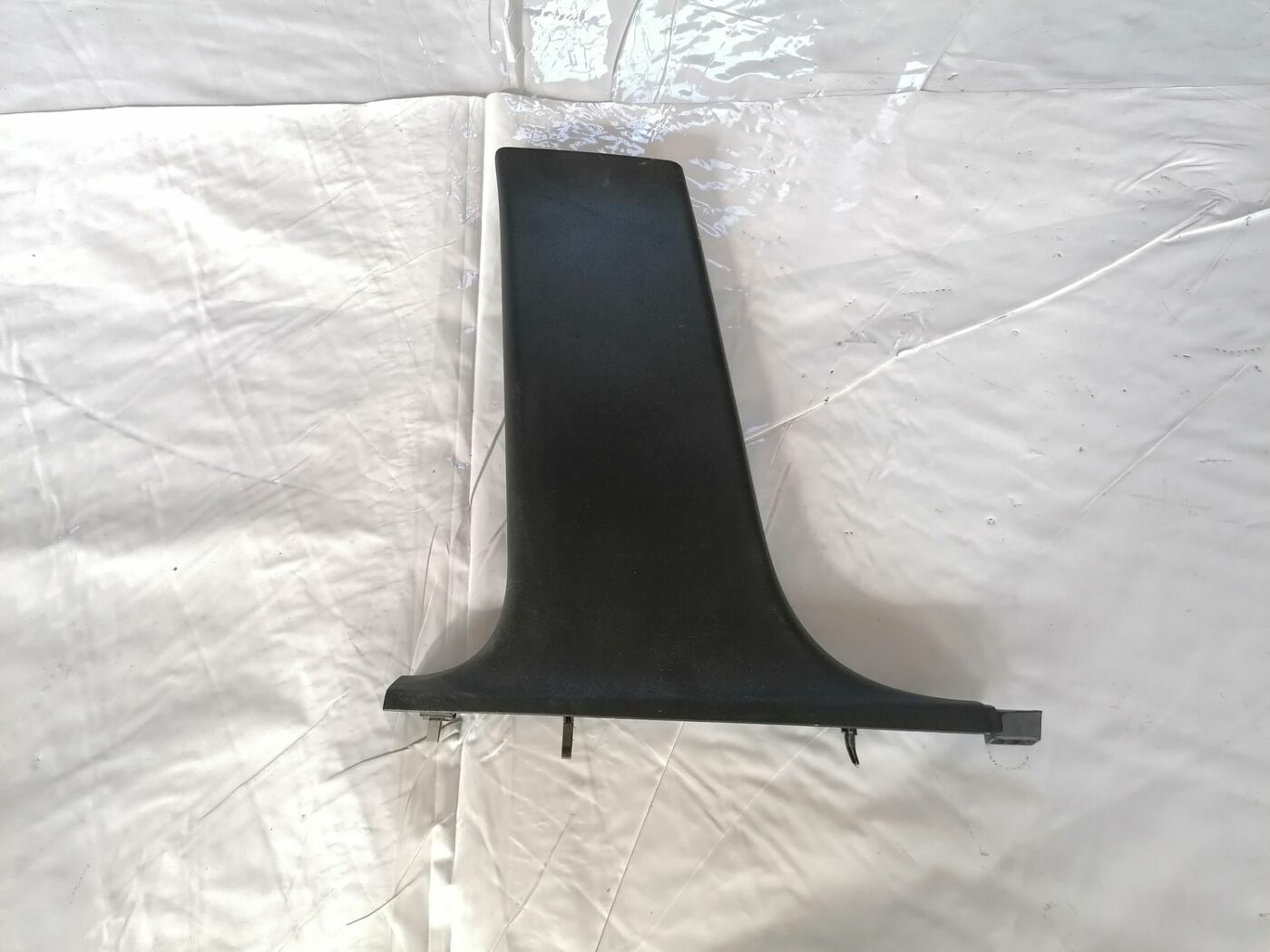 Vidējas salona statnes apdare priekš AUDI A4 2001 SEDAN