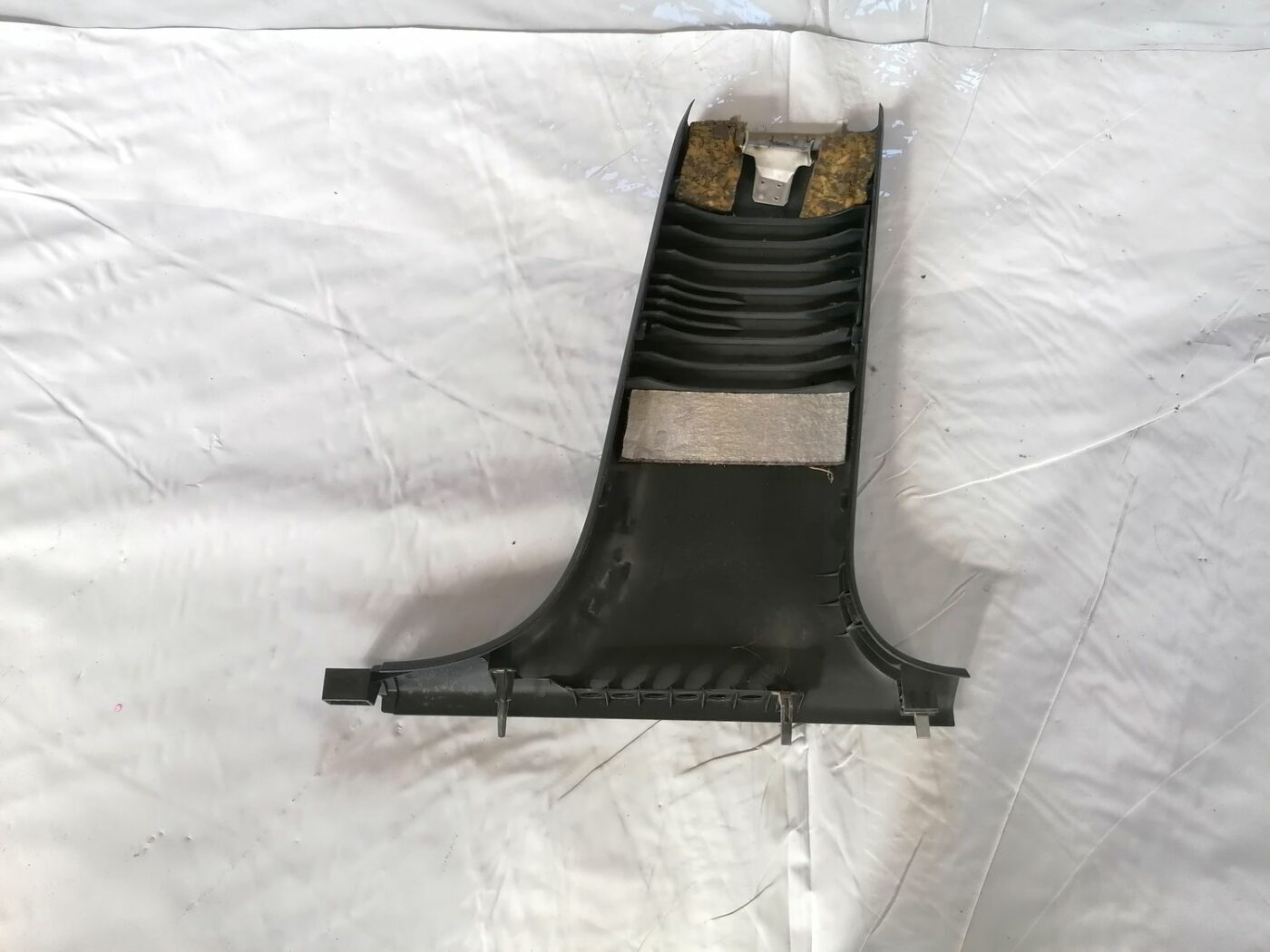 Vidējas salona statnes apdare priekš AUDI A4 2001 SEDAN