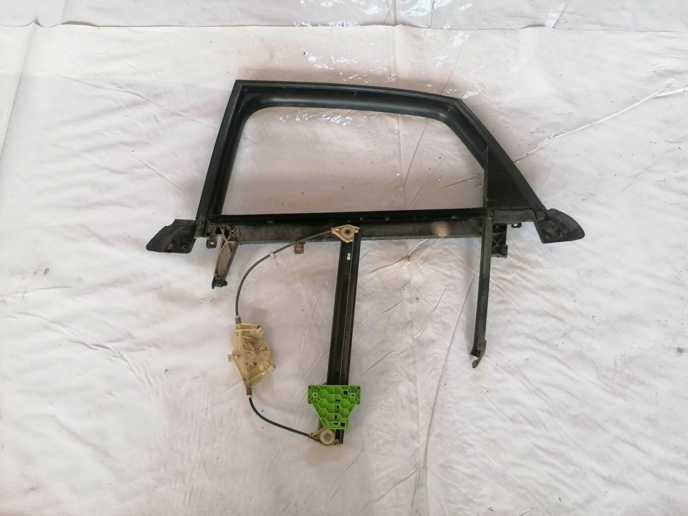 Durvju rāmis priekš AUDI A4 2001 SEDAN 1 Durvju rāmis priekš AUDI A4 2001 SEDAN