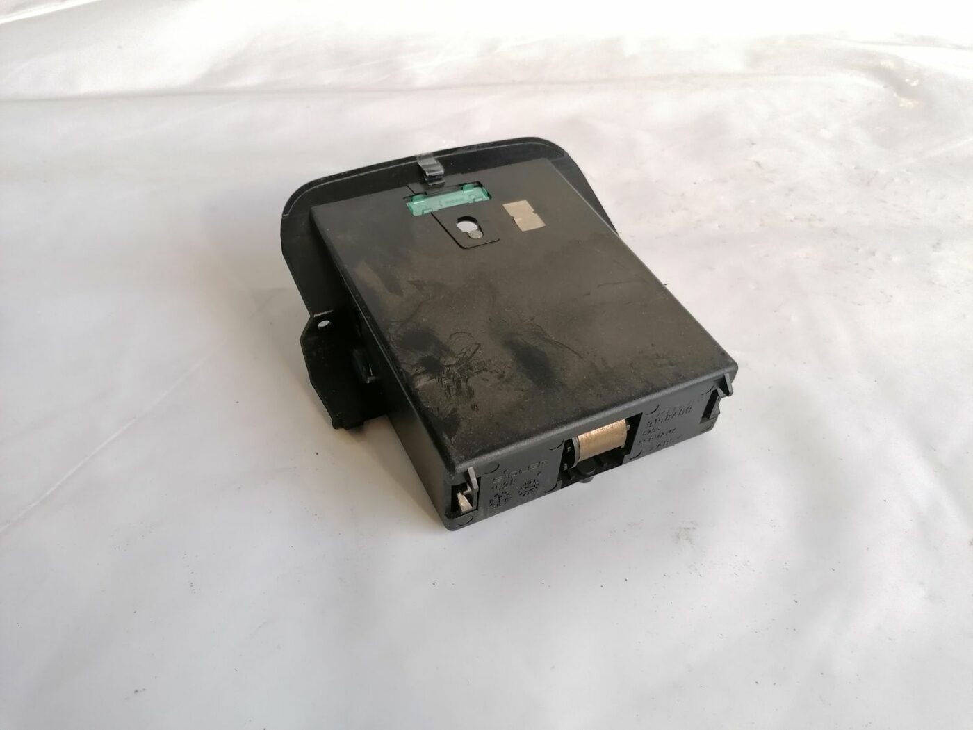 Pelnu trauks priekš VOLVO V70 2000 4 Pelnu trauks priekš VOLVO V70 2000