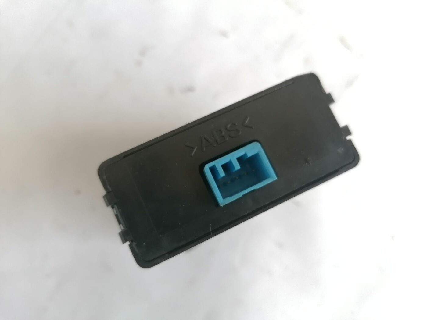 Imobilaizera vadības bloks priekš VOLVO V70 2000 4 Imobilaizera vadības bloks priekš VOLVO V70 2000