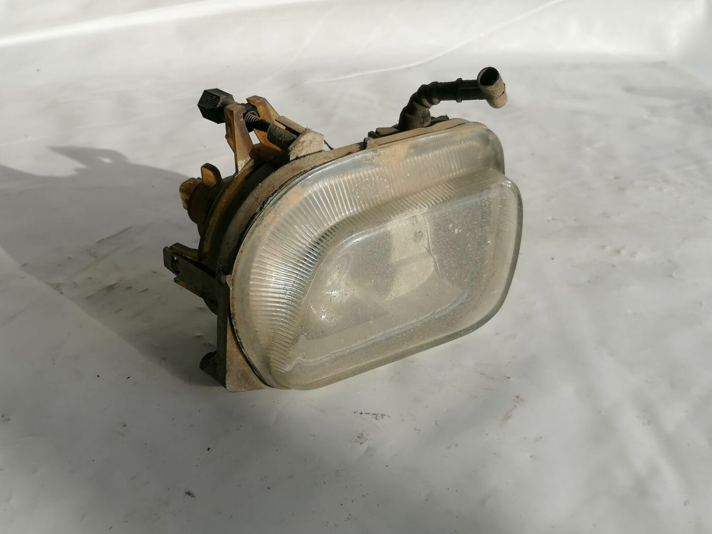 Miglas lukturis priekšā pa kreisi priekš VOLVO V70 2000 2 Miglas lukturis priekšā pa kreisi priekš VOLVO V70 2000