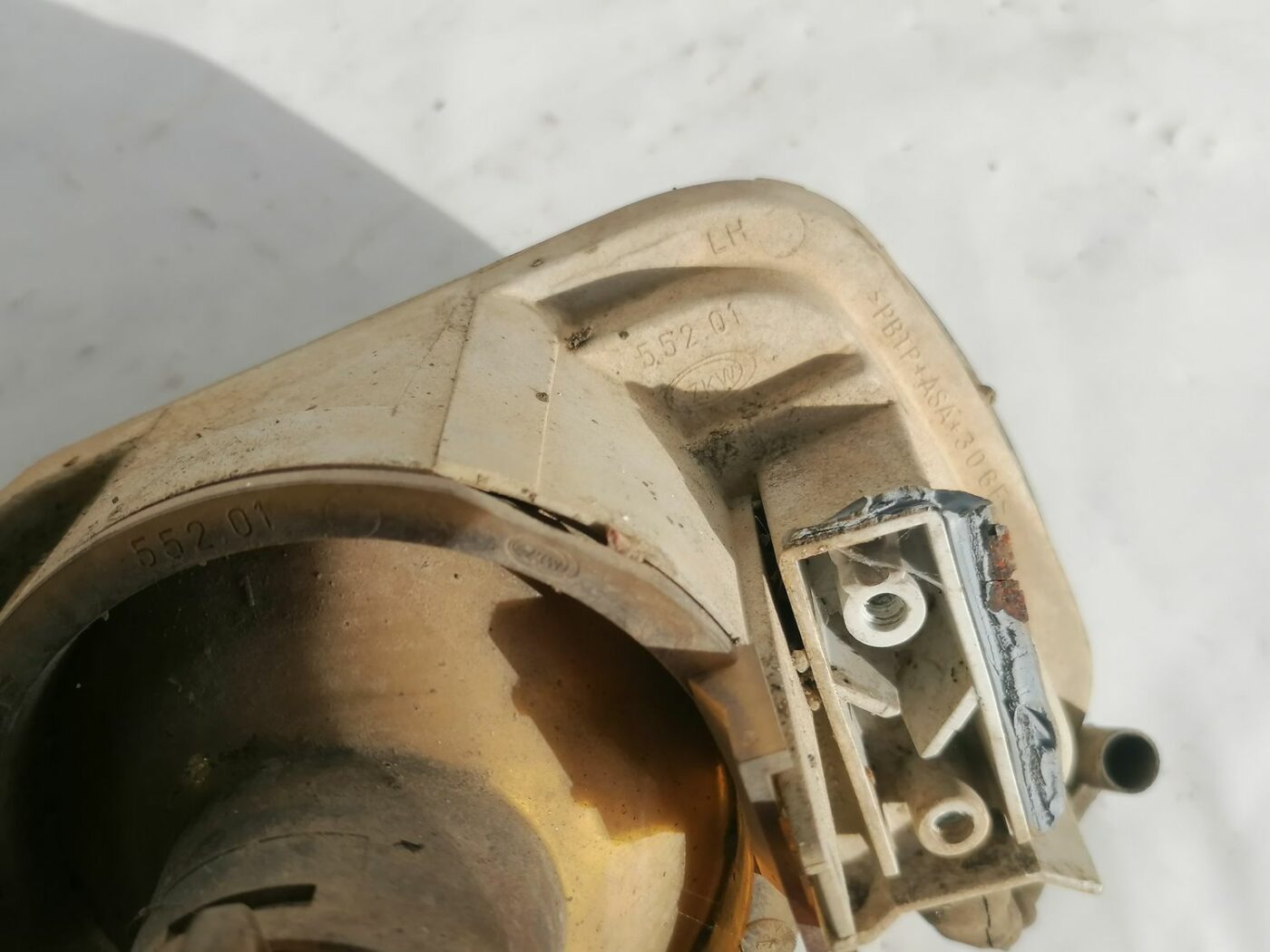 Miglas lukturis priekšā pa kreisi priekš VOLVO V70 2000 4 Miglas lukturis priekšā pa kreisi priekš VOLVO V70 2000