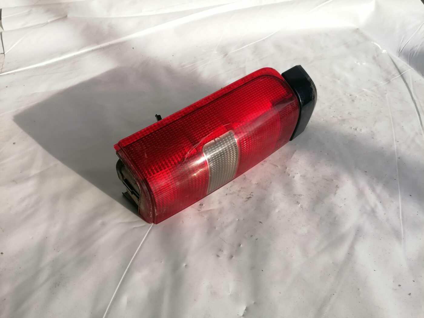 Aizmugurējais labais lukturis priekš VOLVO V70 2000 1 Aizmugurējais labais lukturis priekš VOLVO V70 2000