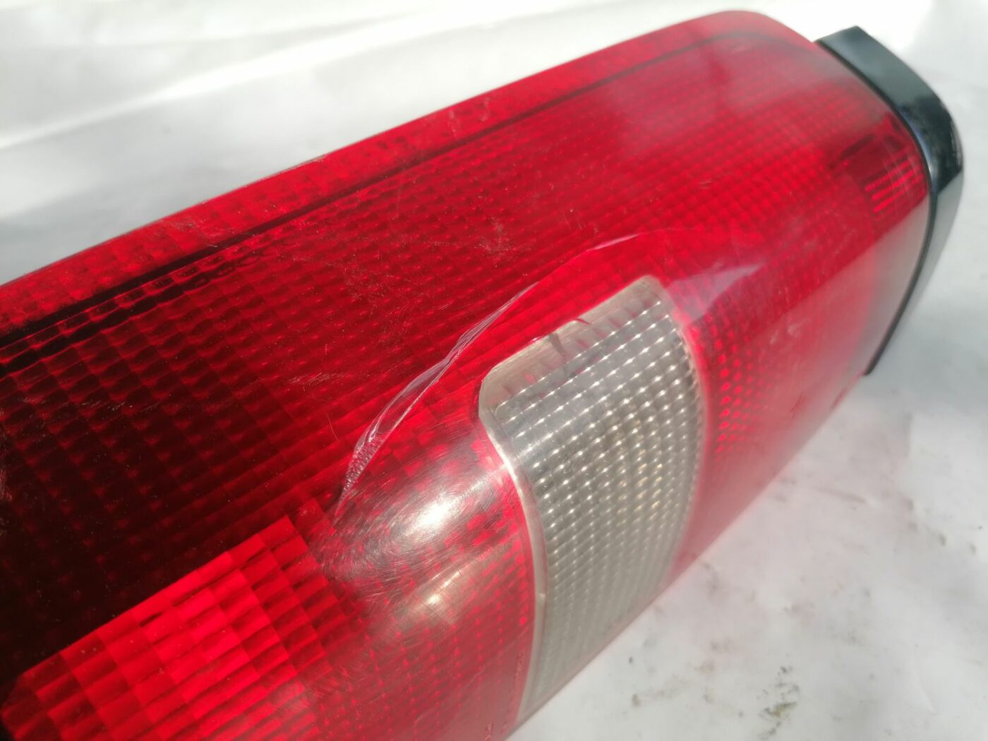 Aizmugurējais labais lukturis priekš VOLVO V70 2000 9 Aizmugurējais labais lukturis priekš VOLVO V70 2000