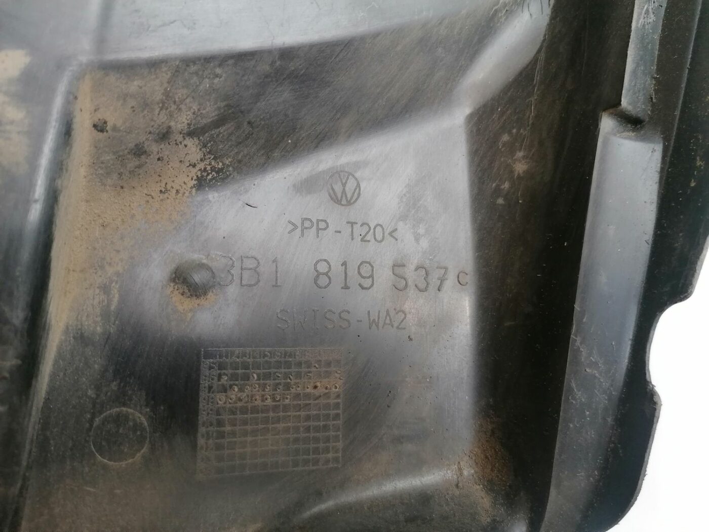 Vējstikla uzlika (deflektors) priekš VW PASSAT 2003 UNIVERSAL BLUE 4 Vējstikla uzlika (deflektors) priekš VW PASSAT 2003 UNIVERSAL BLUE