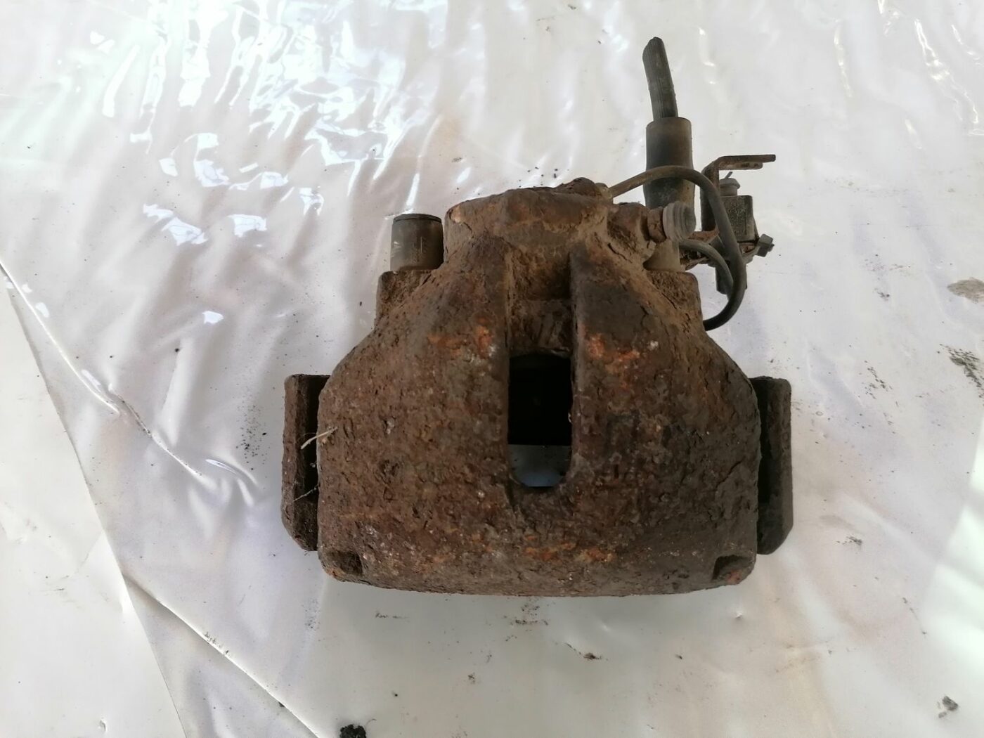 Priekšējais labais suports priekš VW PASSAT 2003 UNIVERSAL BLUE 1 Priekšējais labais suports priekš VW PASSAT 2003 UNIVERSAL BLUE