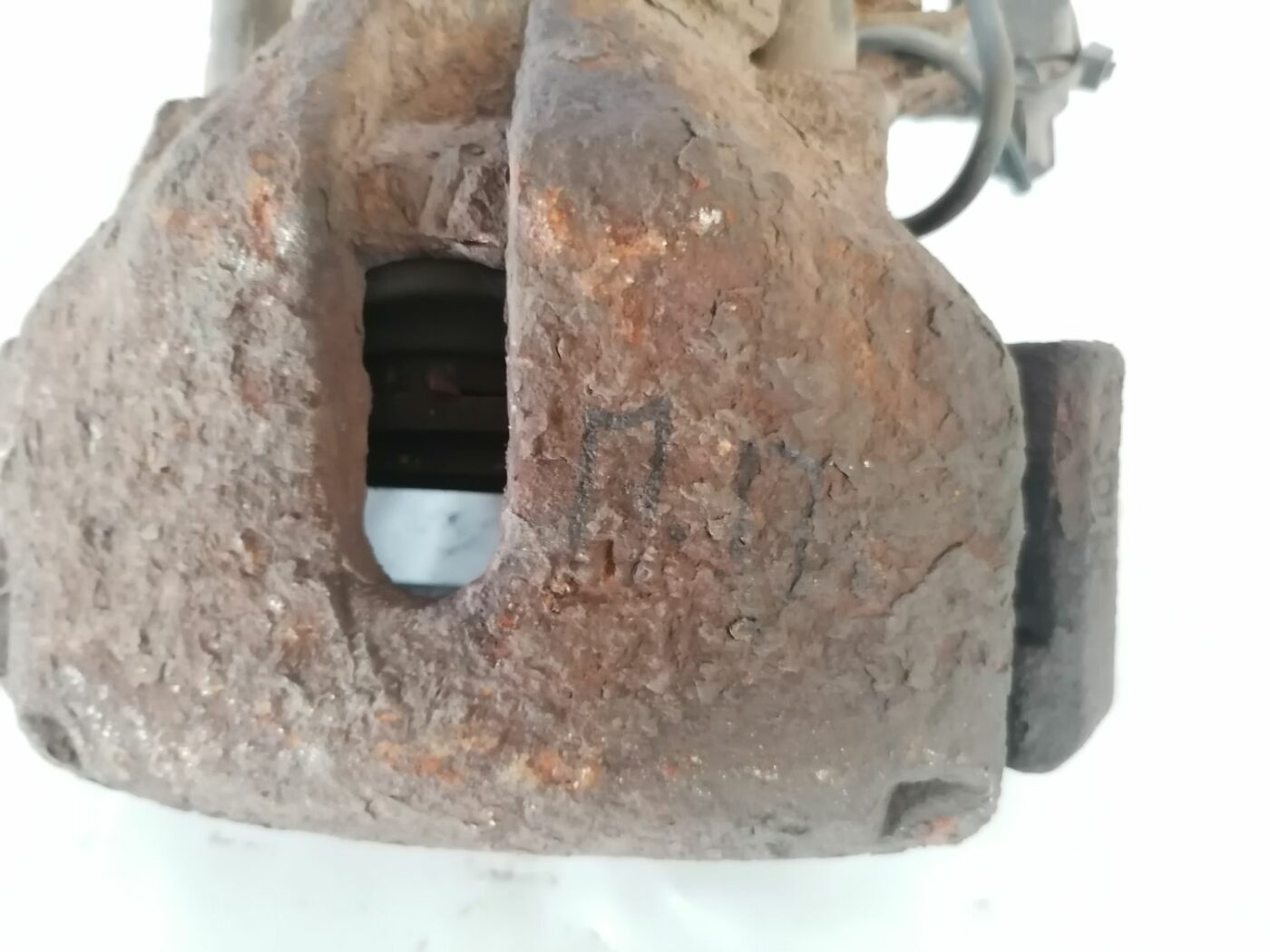 Priekšējais labais suports priekš VW PASSAT 2003 UNIVERSAL BLUE 2 Priekšējais labais suports priekš VW PASSAT 2003 UNIVERSAL BLUE