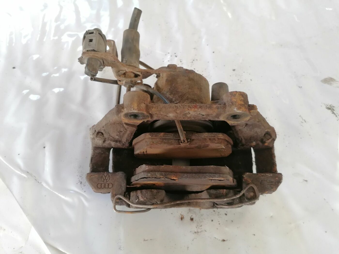 Priekšējais labais suports priekš VW PASSAT 2003 UNIVERSAL BLUE 4 Priekšējais labais suports priekš VW PASSAT 2003 UNIVERSAL BLUE