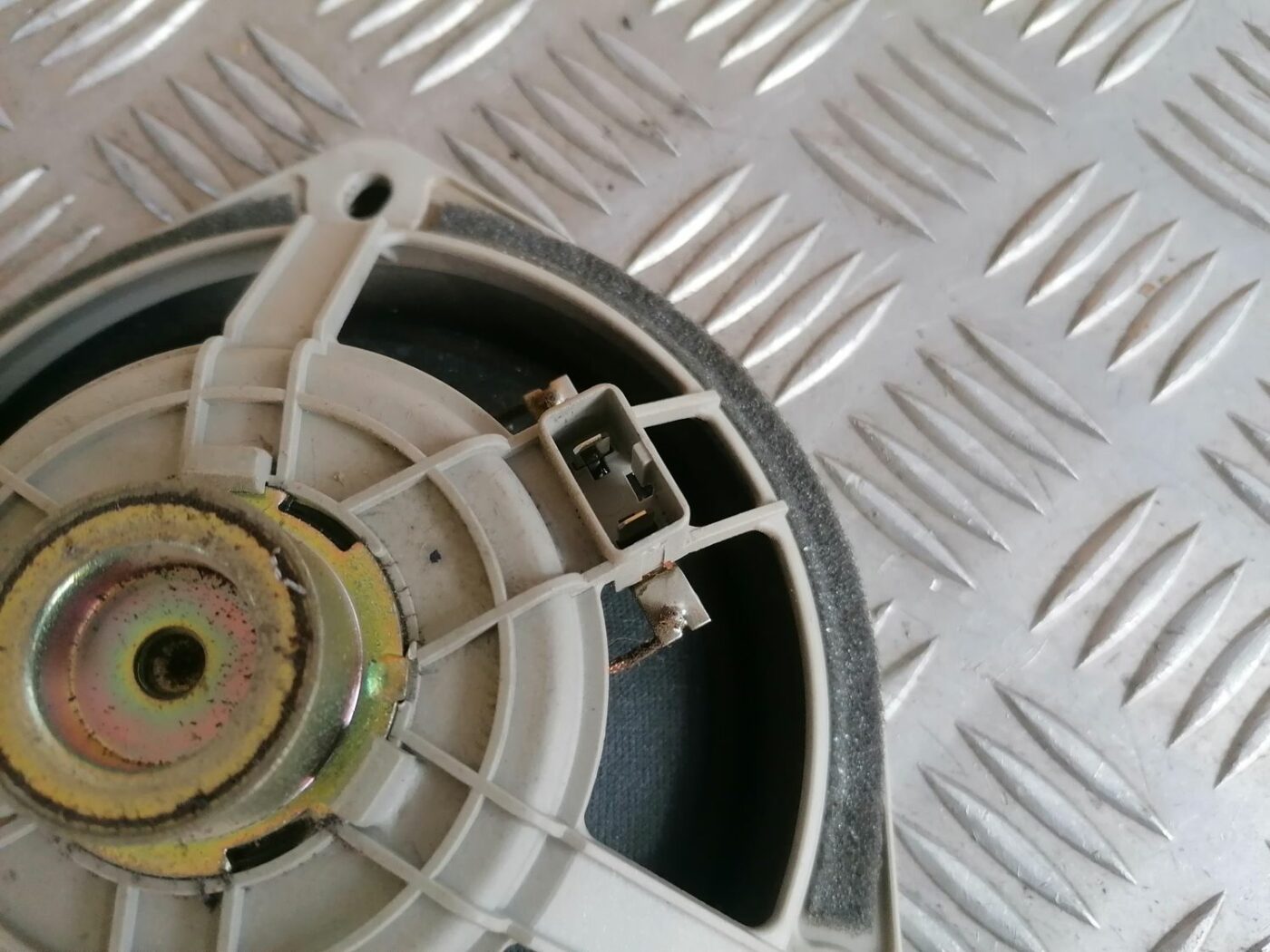 Durvju skaļrunis, apakšā priekš HONDA CIVIC 2004 3 Durvju skaļrunis, apakšā priekš HONDA CIVIC 2004