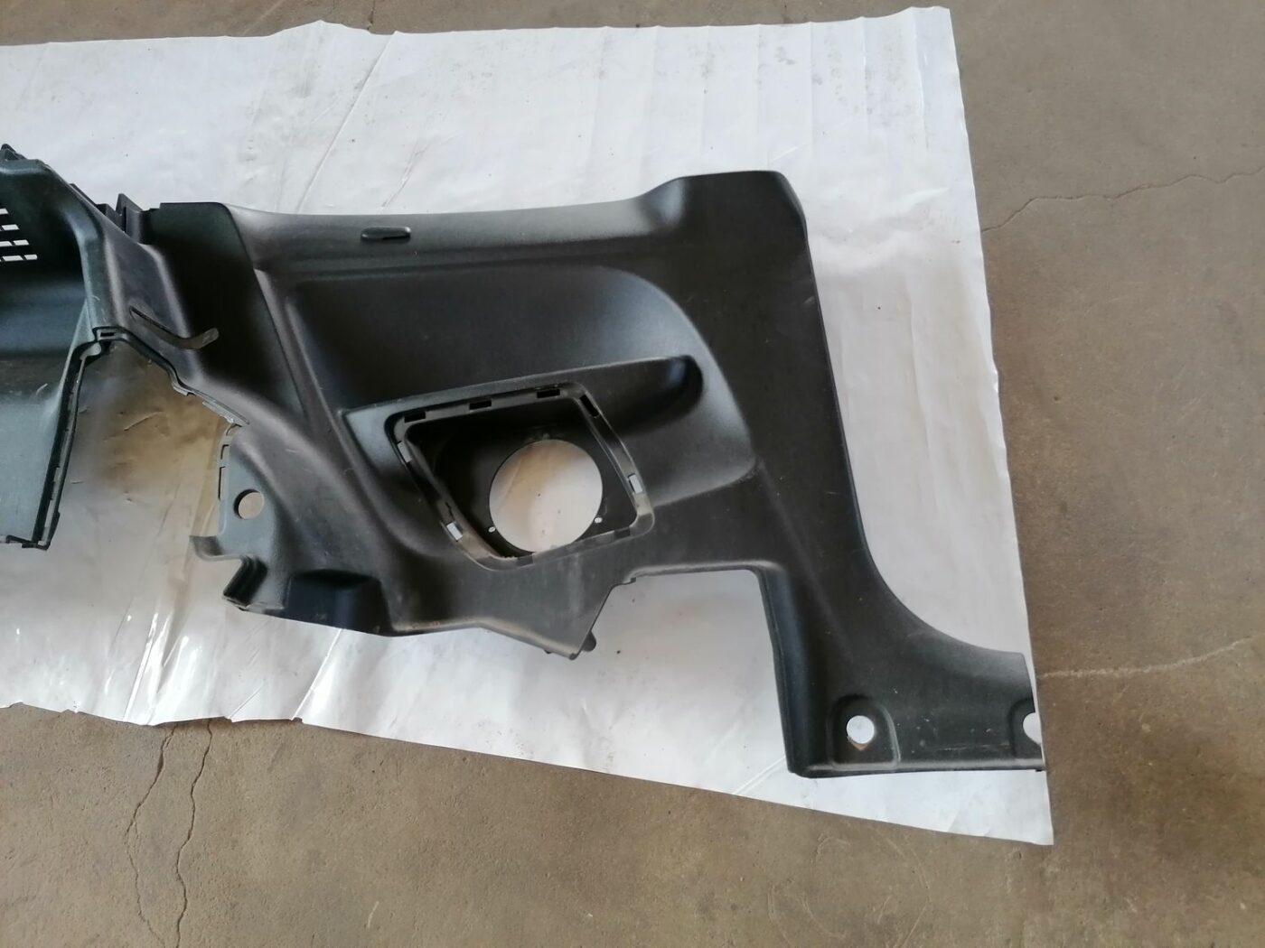 Bagāžnieka nodalījuma sānu apdare priekš HONDA CIVIC 2004 9 Bagāžnieka nodalījuma sānu apdare priekš HONDA CIVIC 2004