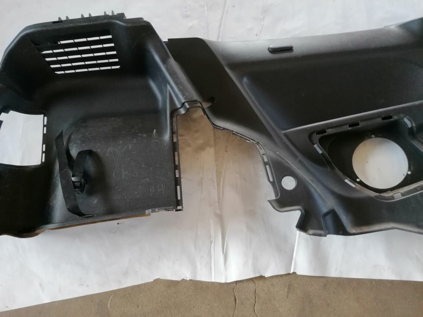 Bagāžnieka nodalījuma sānu apdare priekš HONDA CIVIC 2004 7 Bagāžnieka nodalījuma sānu apdare priekš HONDA CIVIC 2004