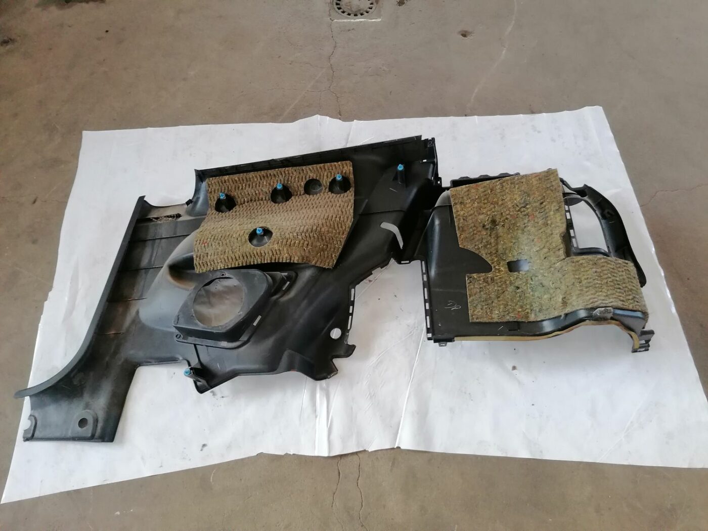 Bagāžnieka nodalījuma sānu apdare priekš HONDA CIVIC 2004 5 Bagāžnieka nodalījuma sānu apdare priekš HONDA CIVIC 2004