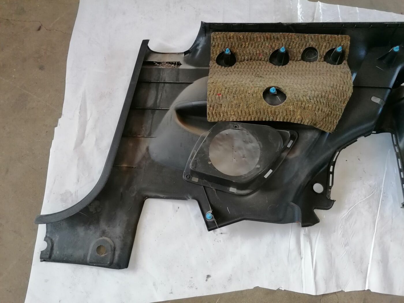 Bagāžnieka nodalījuma sānu apdare priekš HONDA CIVIC 2004 3 Bagāžnieka nodalījuma sānu apdare priekš HONDA CIVIC 2004