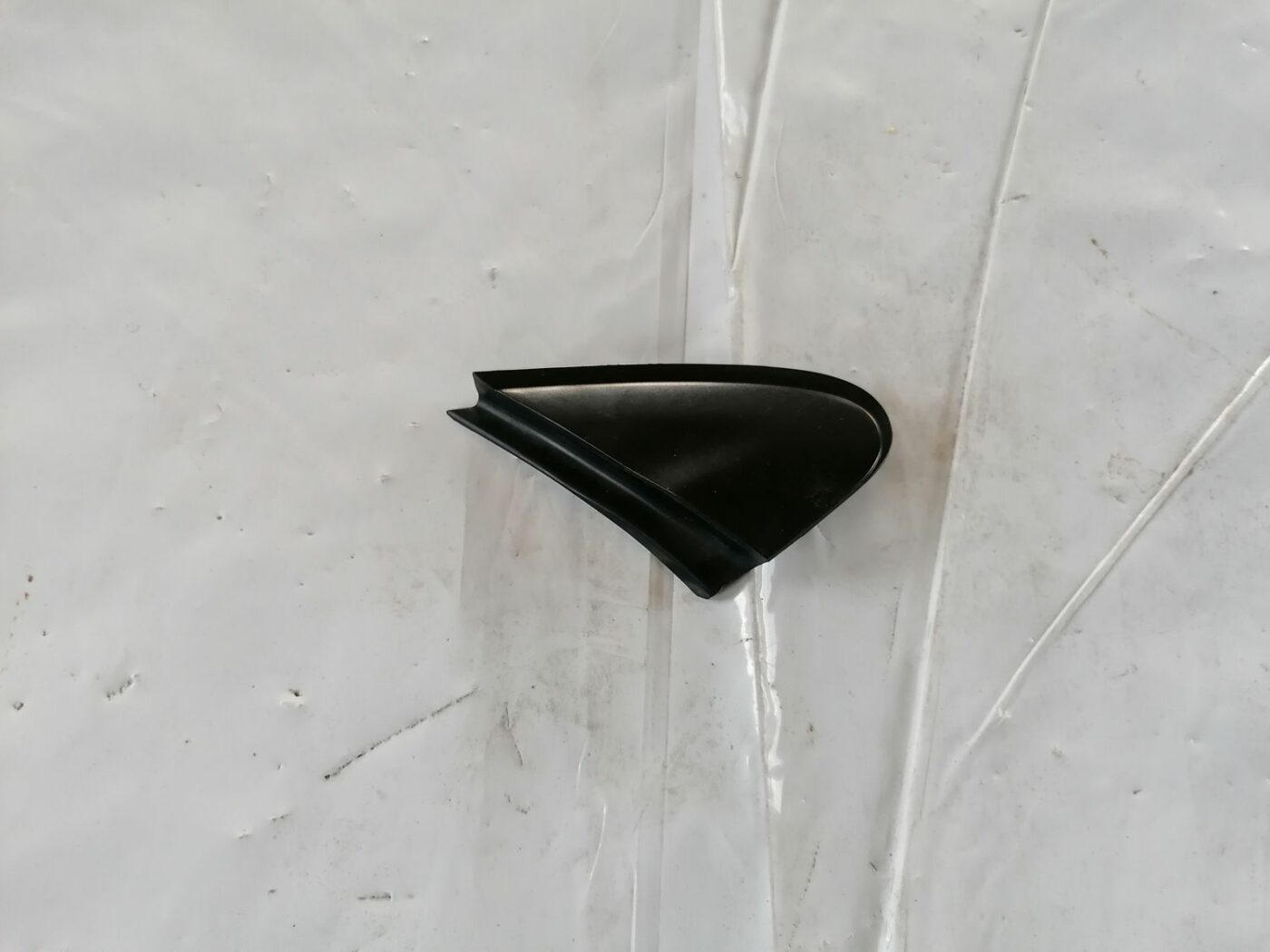 Priekšējo labo durvju moldings priekš HONDA CIVIC 2004 1 Priekšējo labo durvju moldings priekš HONDA CIVIC 2004