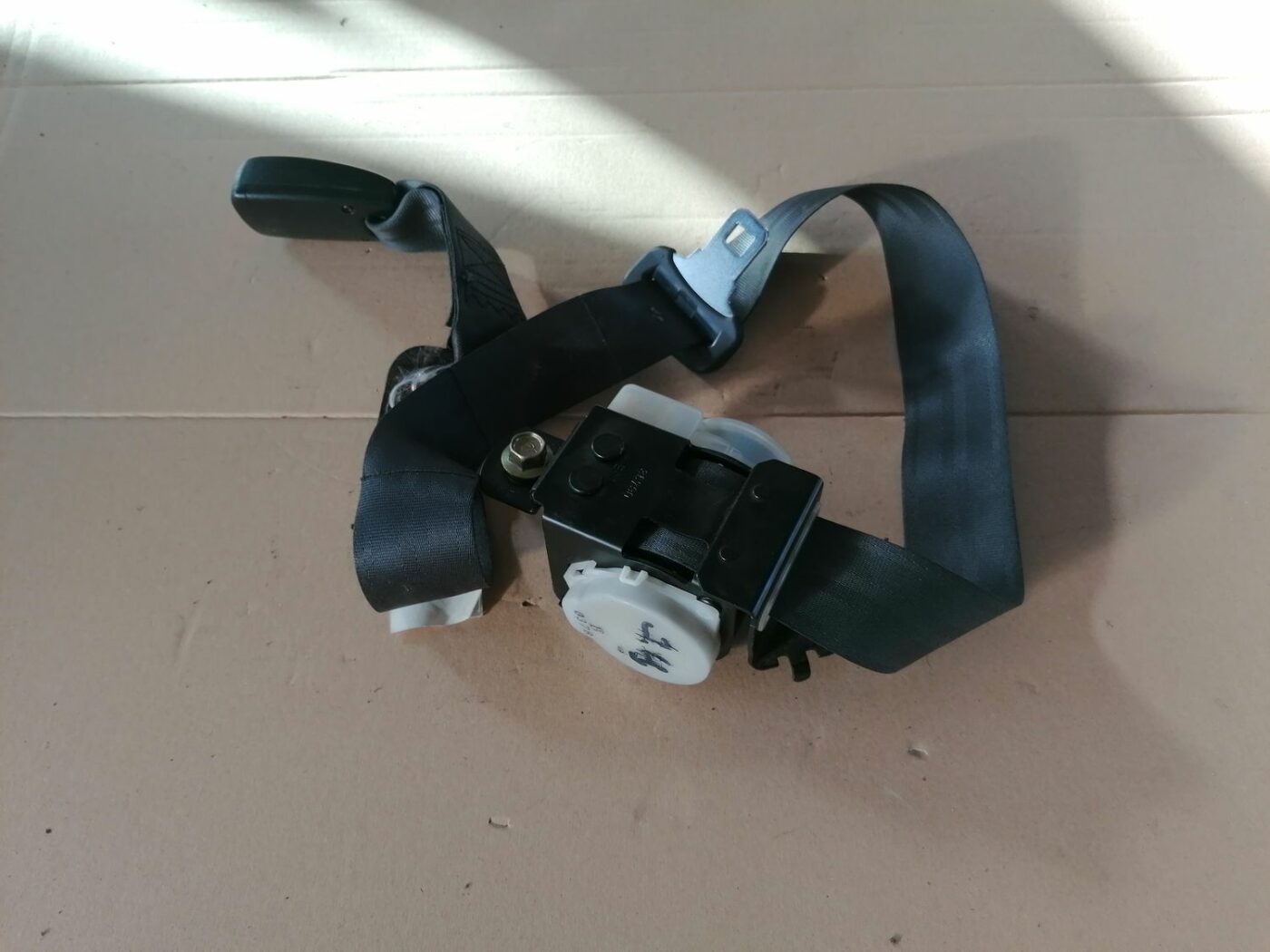 Aizmugurējā vidēja drošības josta priekš HONDA ACCORD 2003 SILVER 5 Aizmugurējā vidēja drošības josta priekš HONDA ACCORD 2003 SILVER