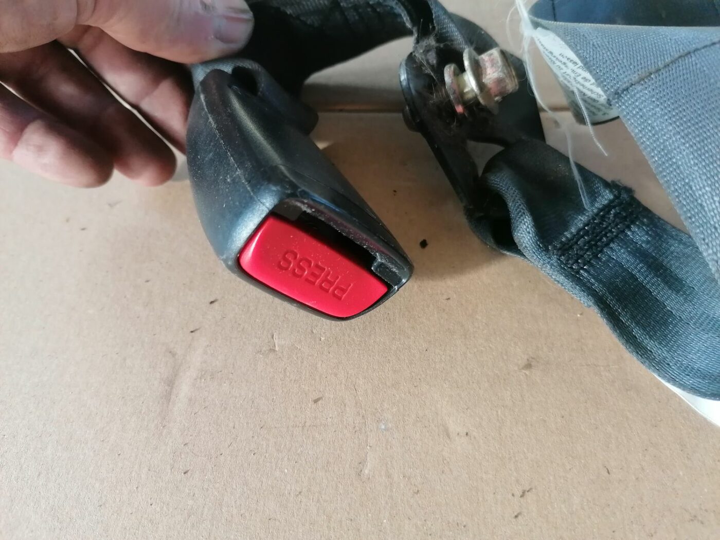 Aizmugurējā vidēja drošības josta priekš HONDA ACCORD 2003 SILVER 3 Aizmugurējā vidēja drošības josta priekš HONDA ACCORD 2003 SILVER