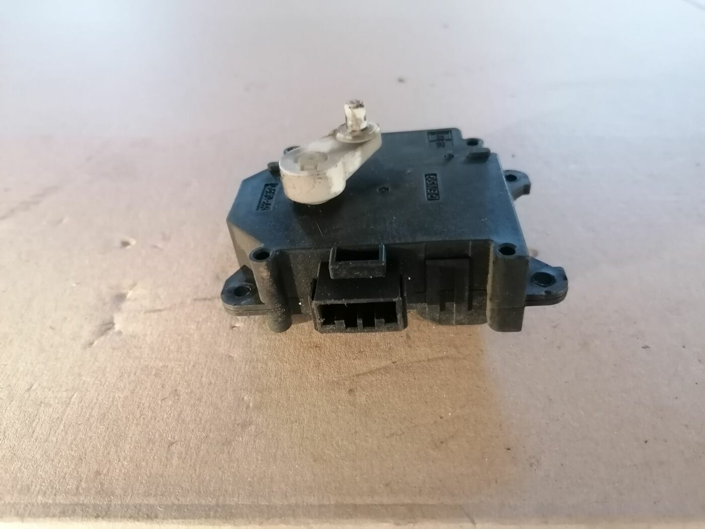 Apsildes sistēmas aktuators priekš HONDA ACCORD 2003 SILVER