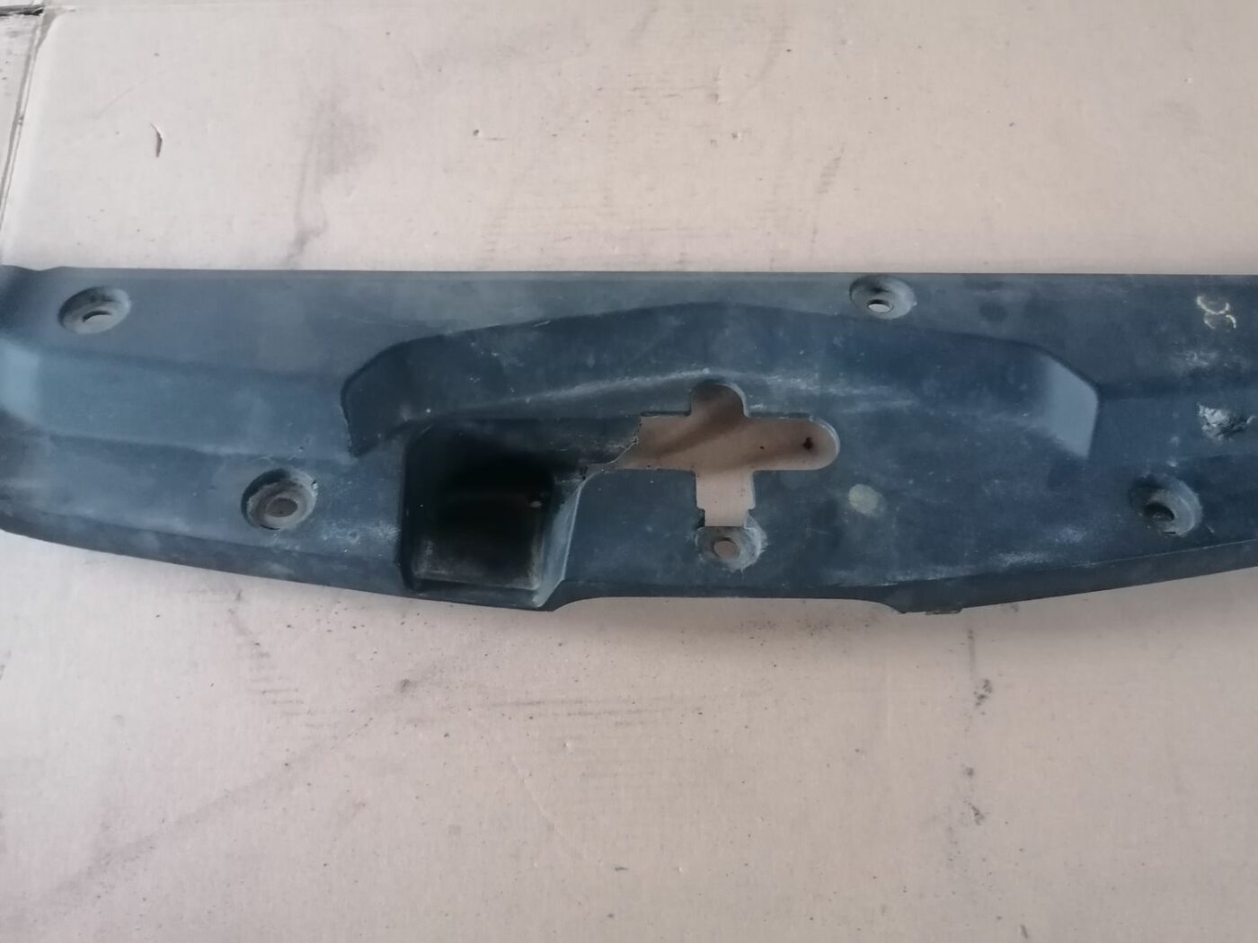 Priekšējā radiatora rāmja augšēja daļa priekš HONDA ACCORD 2003 SILVER 5 Priekšējā radiatora rāmja augšēja daļa priekš HONDA ACCORD 2003 SILVER