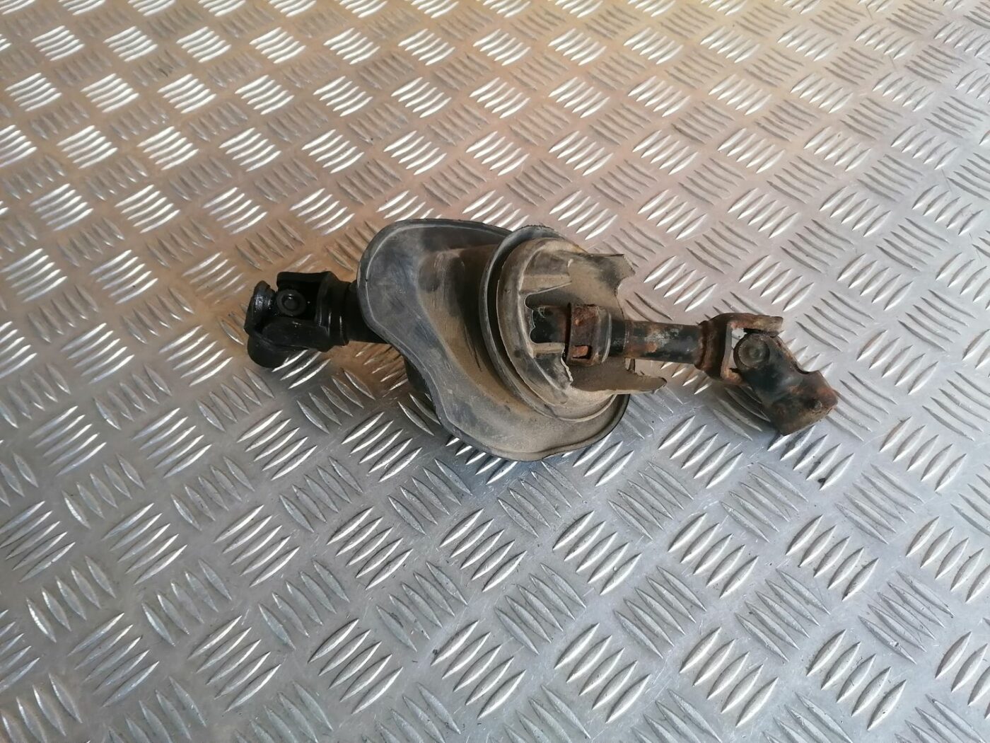 Stūres statnes kardāns priekš OPEL VECTRA C 2002 1 Stūres statnes kardāns priekš OPEL VECTRA C 2002