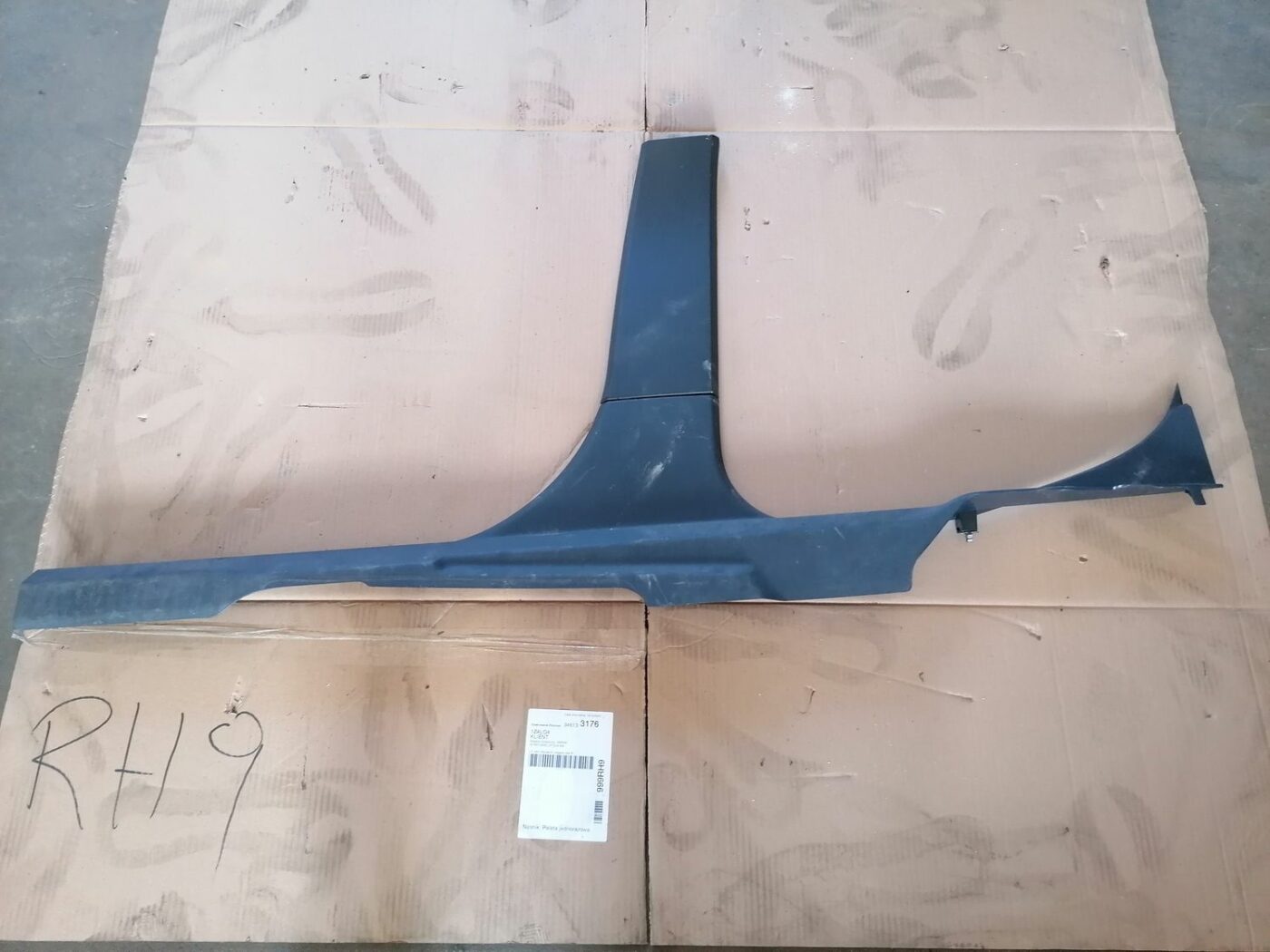 Vidējas salona statnes apdare priekš OPEL VECTRA C 2002