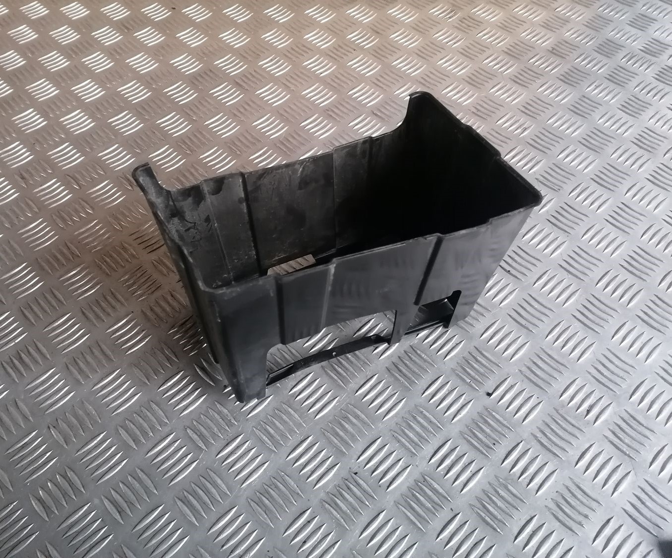 Akumulatora stiprināšanas korpuss priekš HONDA ACCORD 2008 1 Akumulatora stiprināšanas korpuss priekš HONDA ACCORD 2008