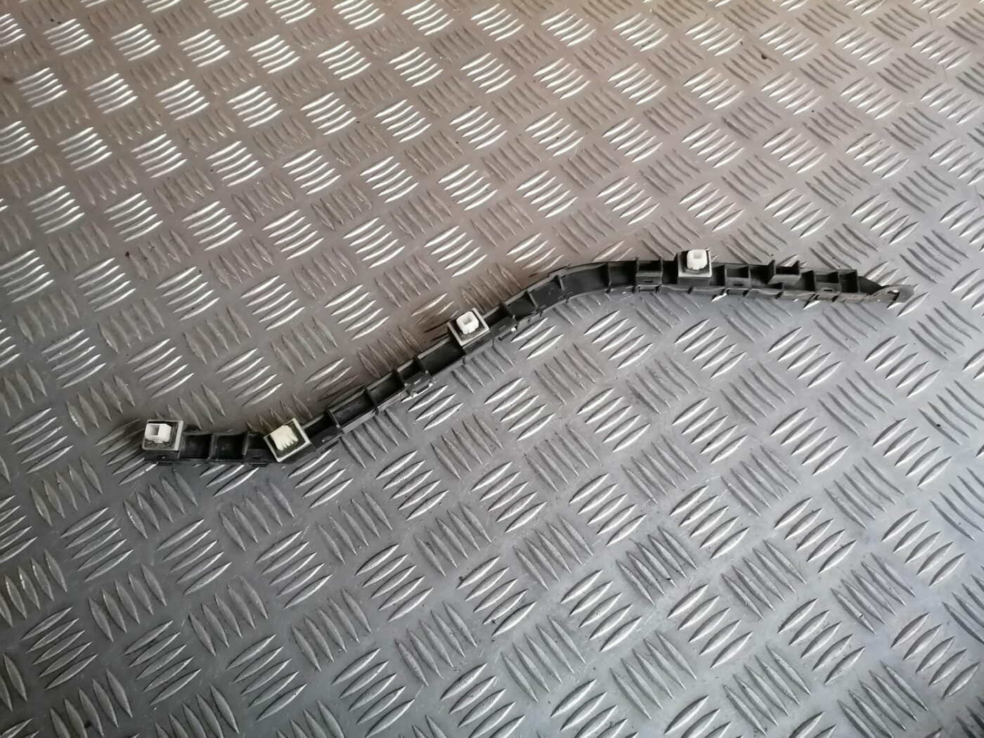 Aizmugurējā spārna un bufera stiprinājums priekš HONDA ACCORD 2008 2 Aizmugurējā spārna un bufera stiprinājums priekš HONDA ACCORD 2008