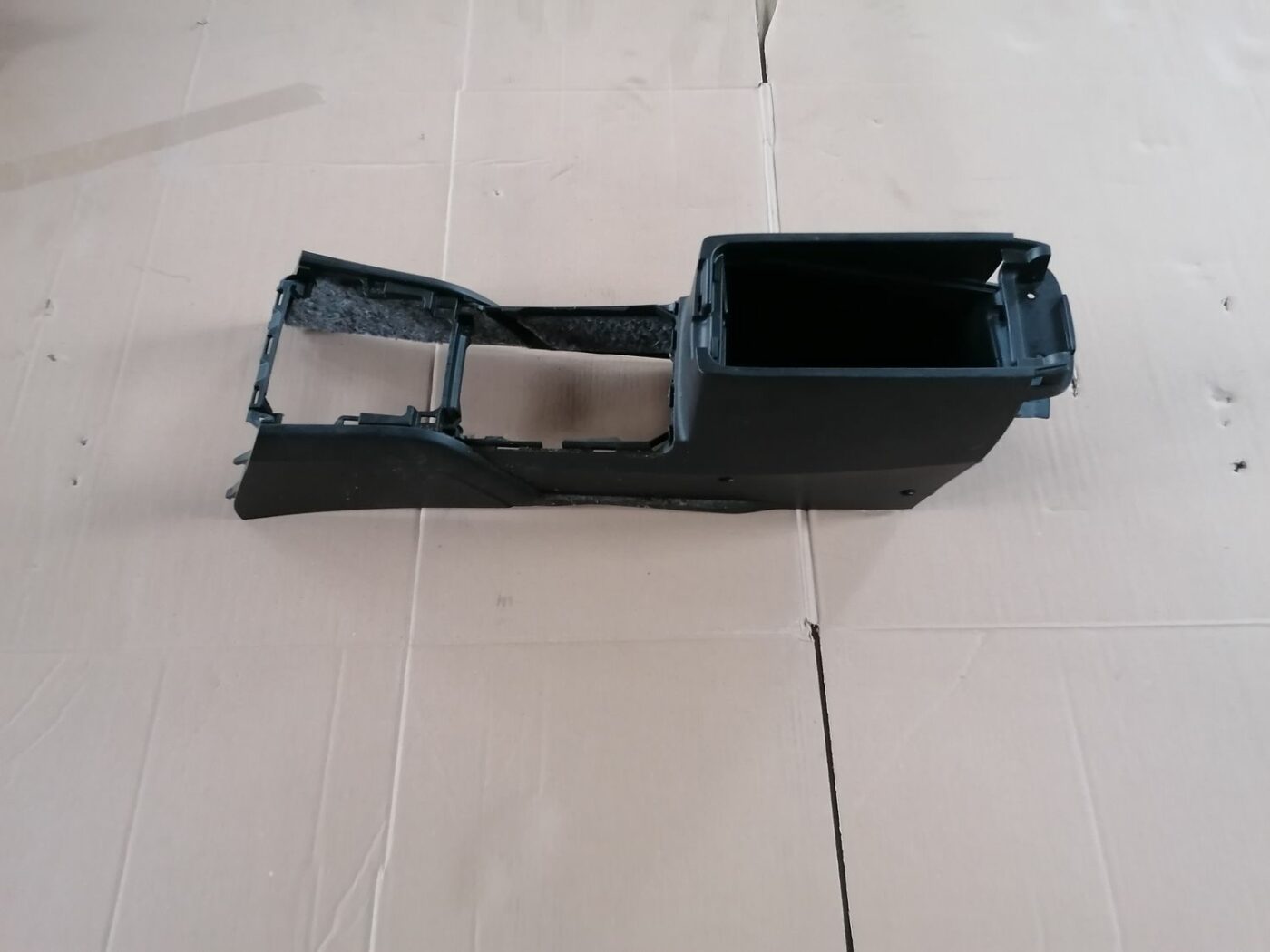 Centrālās konsoles apdares lielākā daļa priekš HONDA ACCORD 2008 1 Centrālās konsoles apdares lielākā daļa priekš HONDA ACCORD 2008