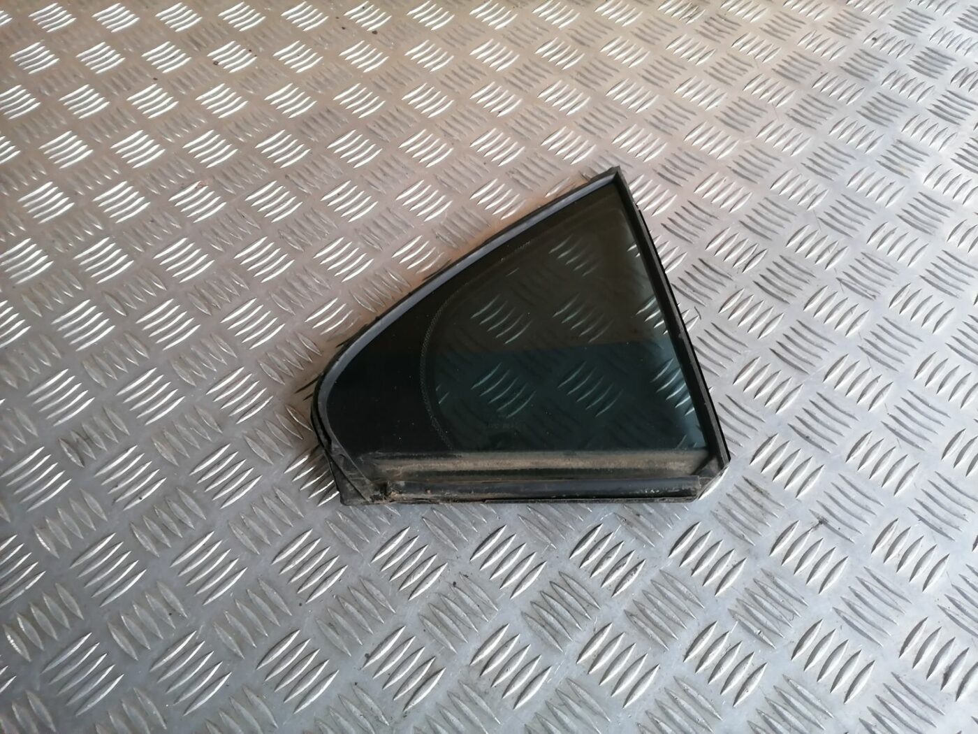 Labo durvju stūra stikls priekš HONDA ACCORD 2008 1 Labo durvju stūra stikls priekš HONDA ACCORD 2008