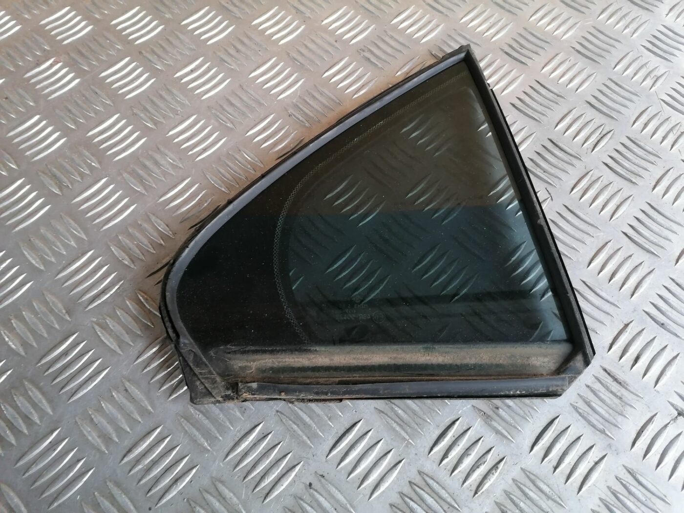 Labo durvju stūra stikls priekš HONDA ACCORD 2008 2 Labo durvju stūra stikls priekš HONDA ACCORD 2008