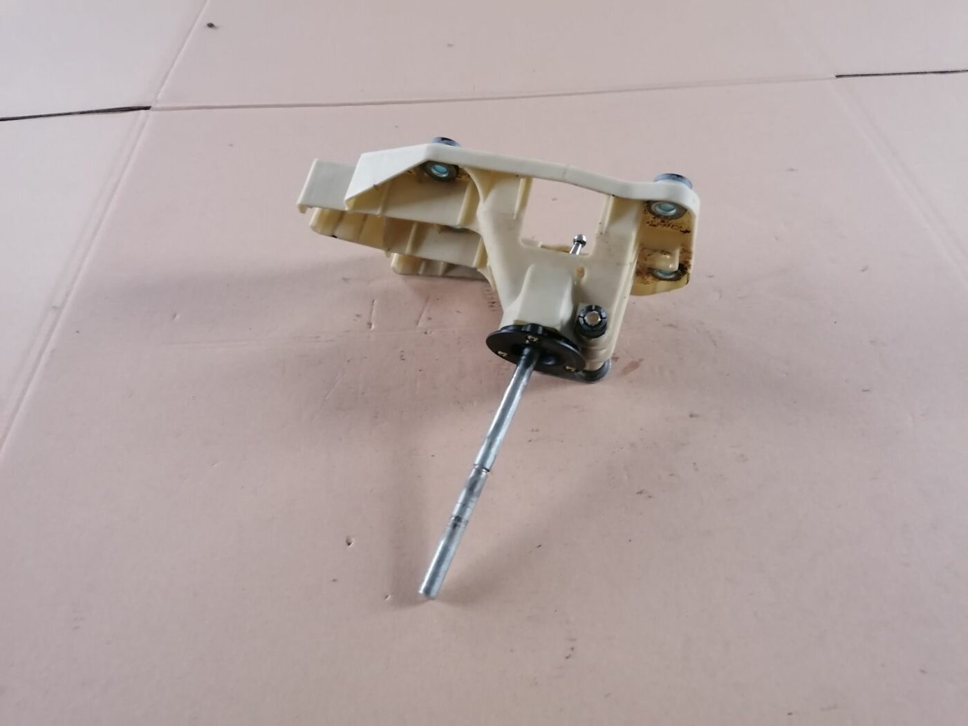 Ātrumu pārslēgšanas slēdzis priekš VOLVO S60 2004 1 Ātrumu pārslēgšanas slēdzis priekš VOLVO S60 2004