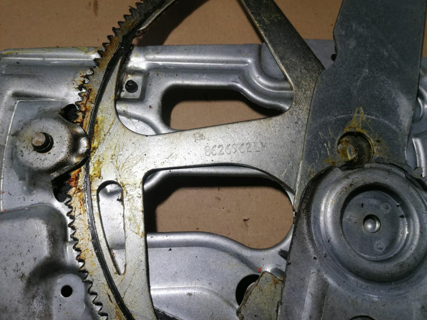 Stikla pacelšanas mehānisms priekšējais kreisais priekš VOLVO S60 2004 5 Stikla pacelšanas mehānisms priekšējais kreisais priekš VOLVO S60 2004