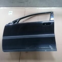 Priekšējās kreisās durvis priekš VOLVO S60 2004